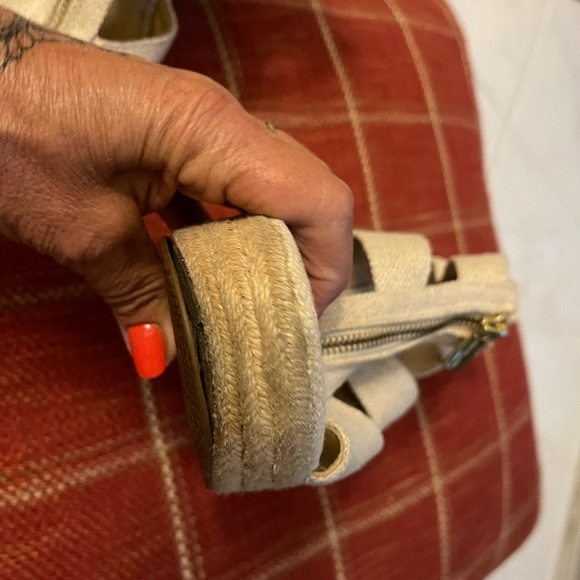 Michelle kors tan platform espadrilles size 7 1/2 m. Nice and comfortable. - Picture 6 of 15